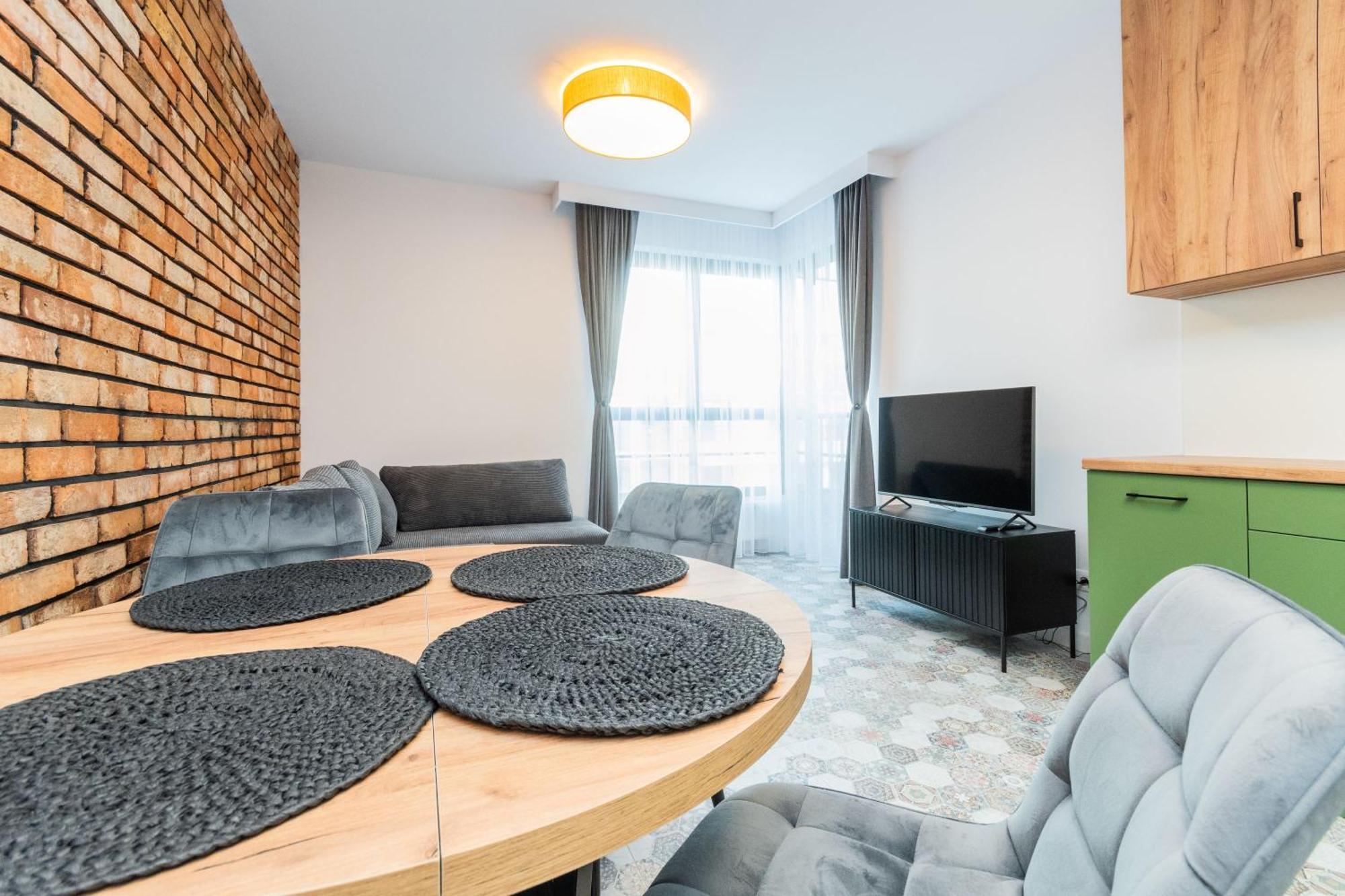 Grand Apartments - Doki Living & Foodhall غدانسك المظهر الخارجي الصورة